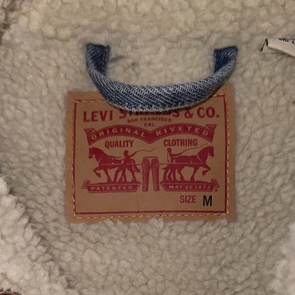 Levi’s Original Sherpa Trucker Jacket - Picture 2 of 3